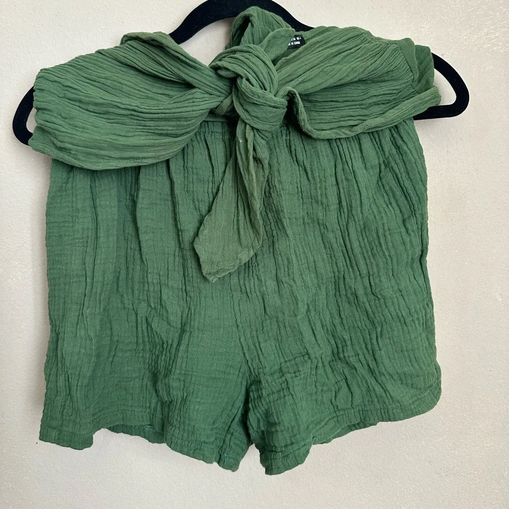 Green set of top and shorts size Small. - Picture 3 of 3